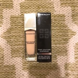 Givenchy Everwear Foundation P110
